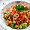 Geleneksel Çoban Salata (domates, salatalık, biber), zeytinyağı ve limon sosuyla.
